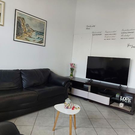 Lara & Vito Apartment Metajna Luaran gambar