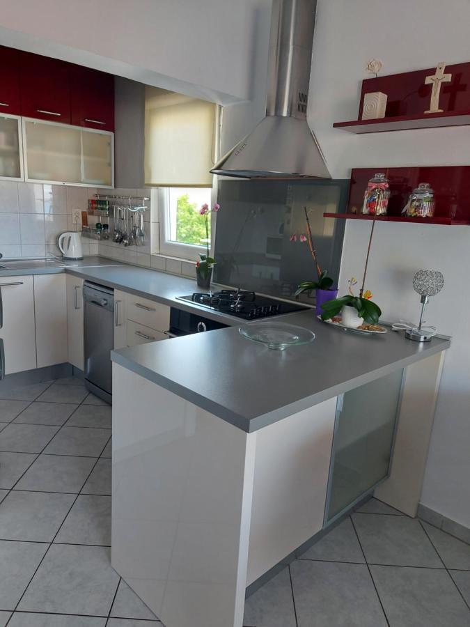 Lara & Vito Apartment Metajna Luaran gambar