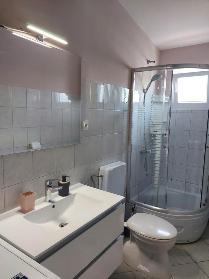 Lara & Vito Apartment Metajna Luaran gambar