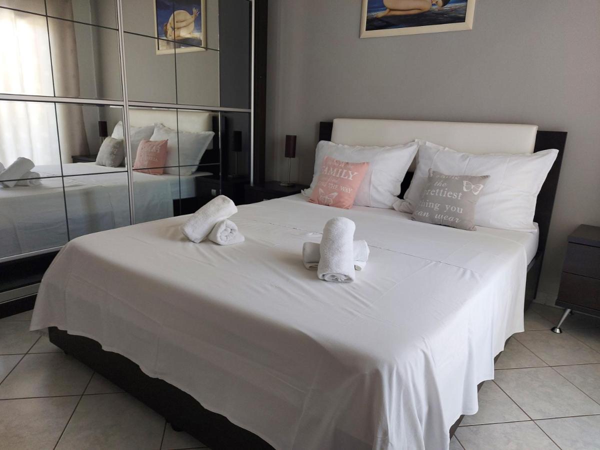 Lara & Vito Apartment Metajna Luaran gambar