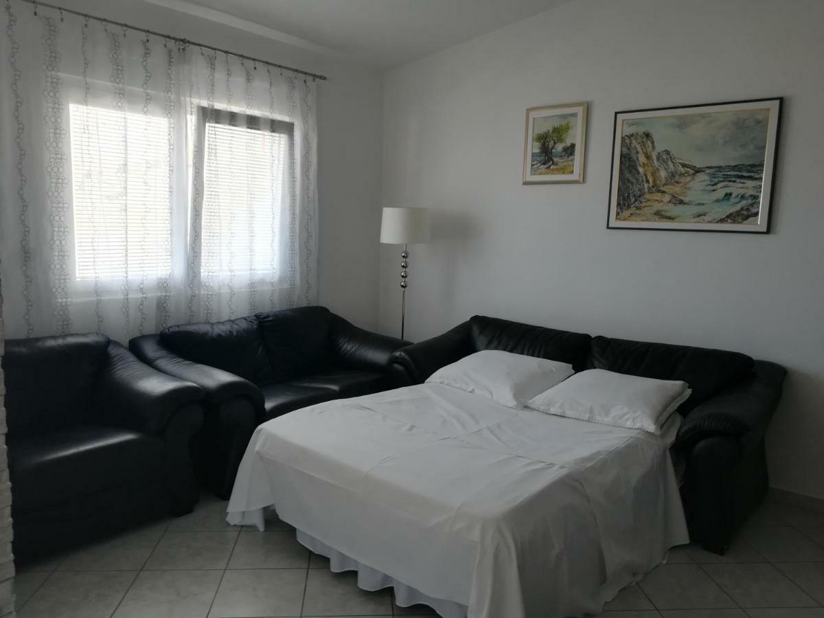 Lara & Vito Apartment Metajna Luaran gambar